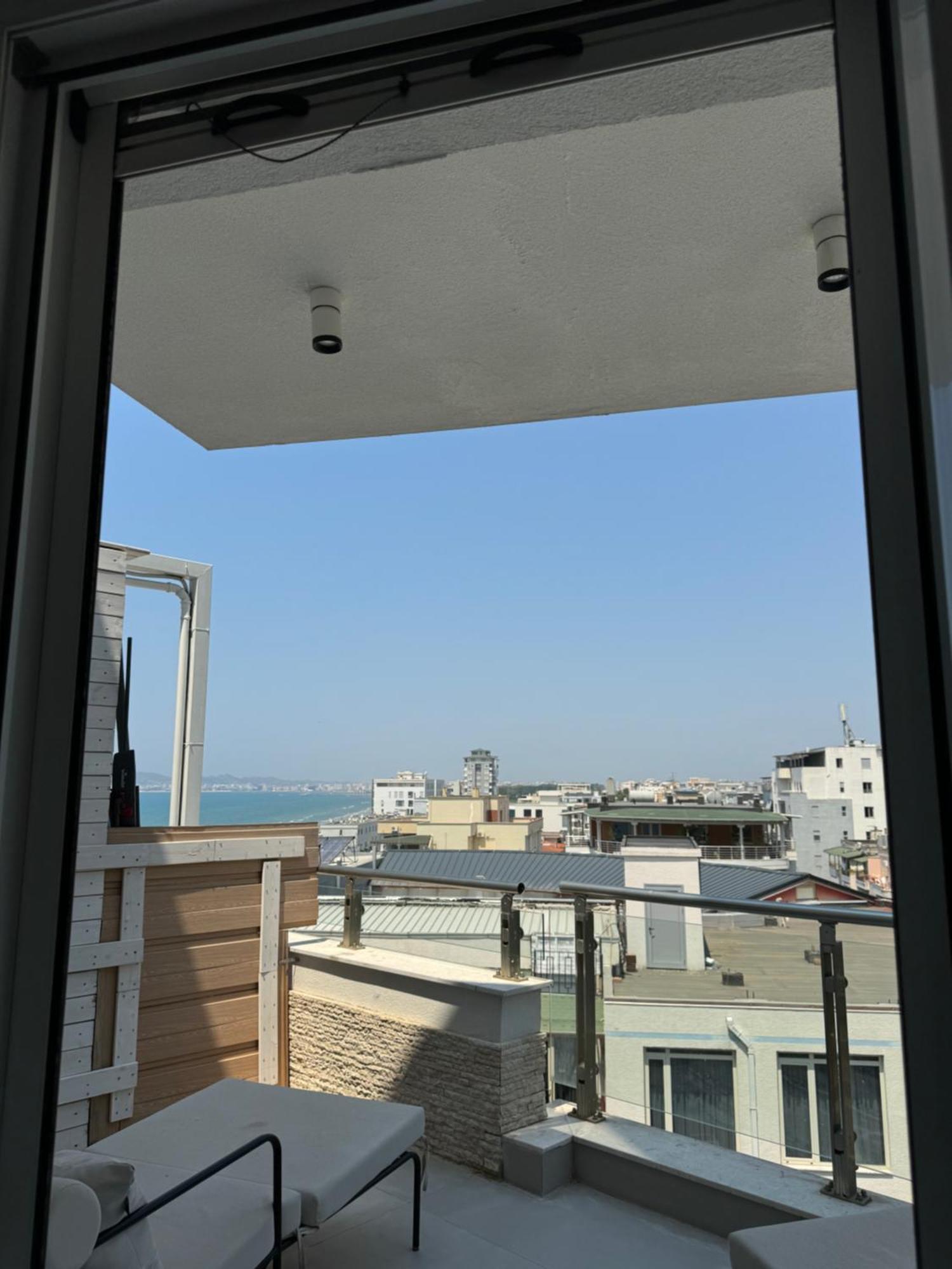 Luxury Rooftop Suites By Blumont Škalngur エクステリア 写真